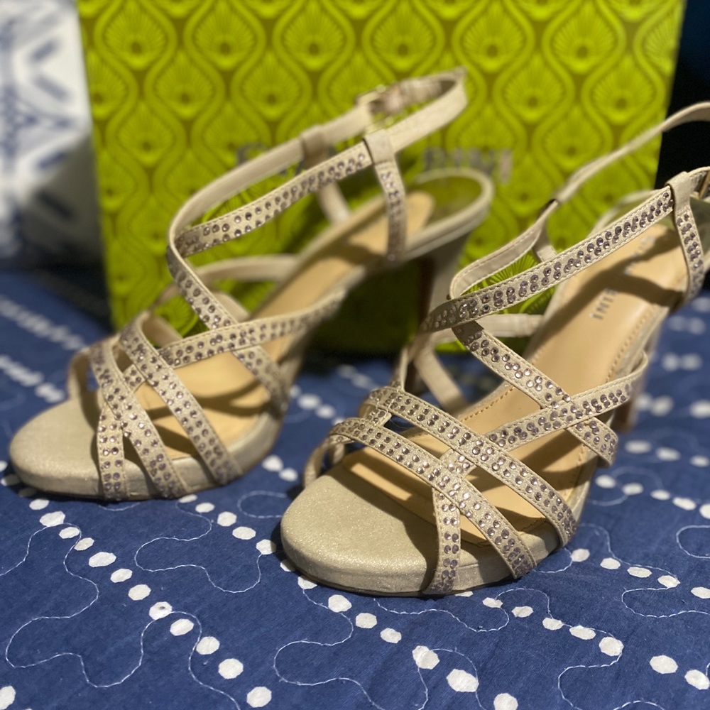 Beautiful Gianni Bini heels